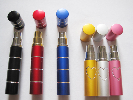 美麗女性防衛(wèi)防狼噴霧防身器